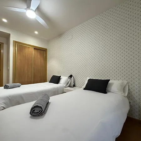 Wonderful Next To The Hall Alicante