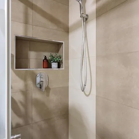 Maikran Signature Exclusive Town Hall