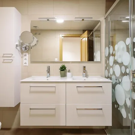 Maikran Signature Exclusive Town Hall Apartman