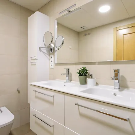 Maikran Signature Exclusive Town Hall Apartman